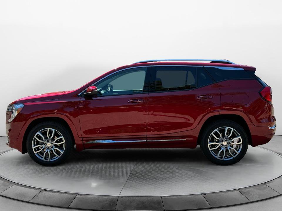 Used 2024 GMC Terrain Denali AWD/4WD image 4