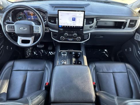 Used 2024 Ford Expedition XLT image 14