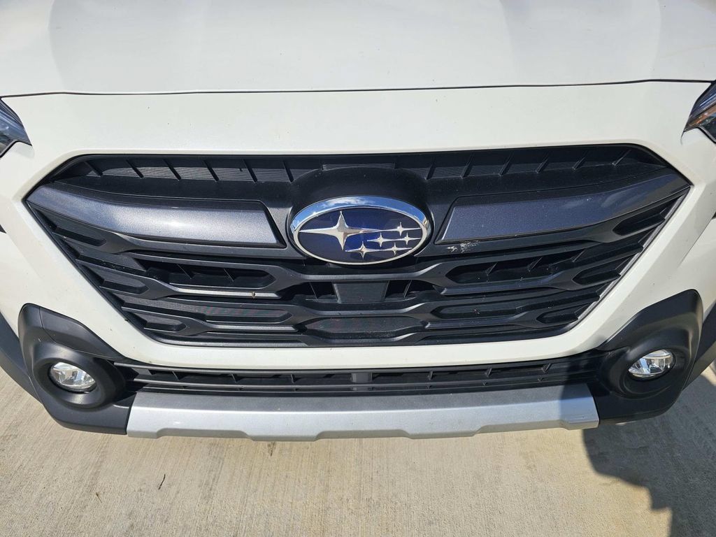 Used 2025 Subaru Outback Limited AWD/4WD image 6
