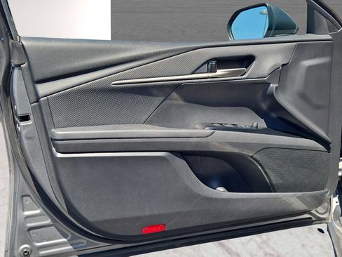 Used 2025 Toyota Camry SE image 17