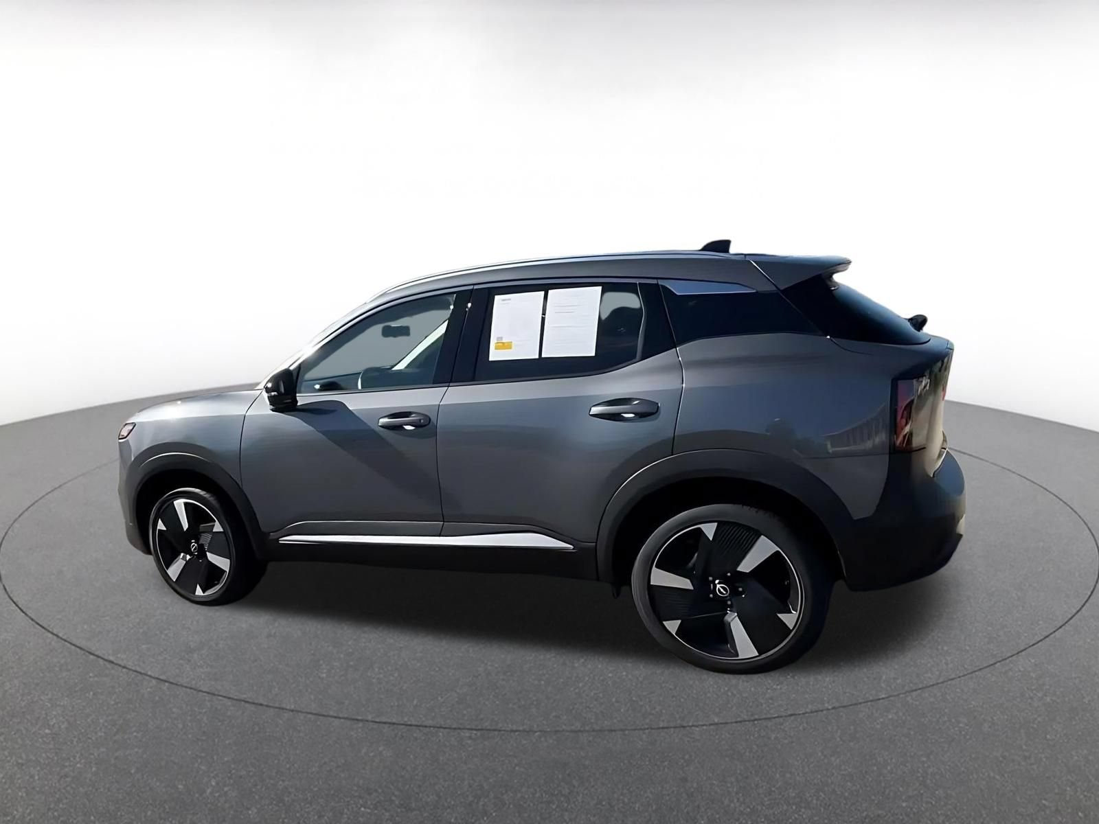 Used 2026 Nissan Kicks SR AWD/4WD image 9