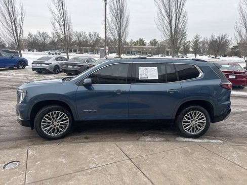 Used 2024 GMC Acadia Denali image 6