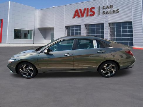 Used 2025 Hyundai Elantra SEL FWD image 10