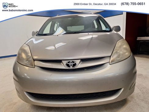 Used 2009 Toyota Sienna FWD image 5