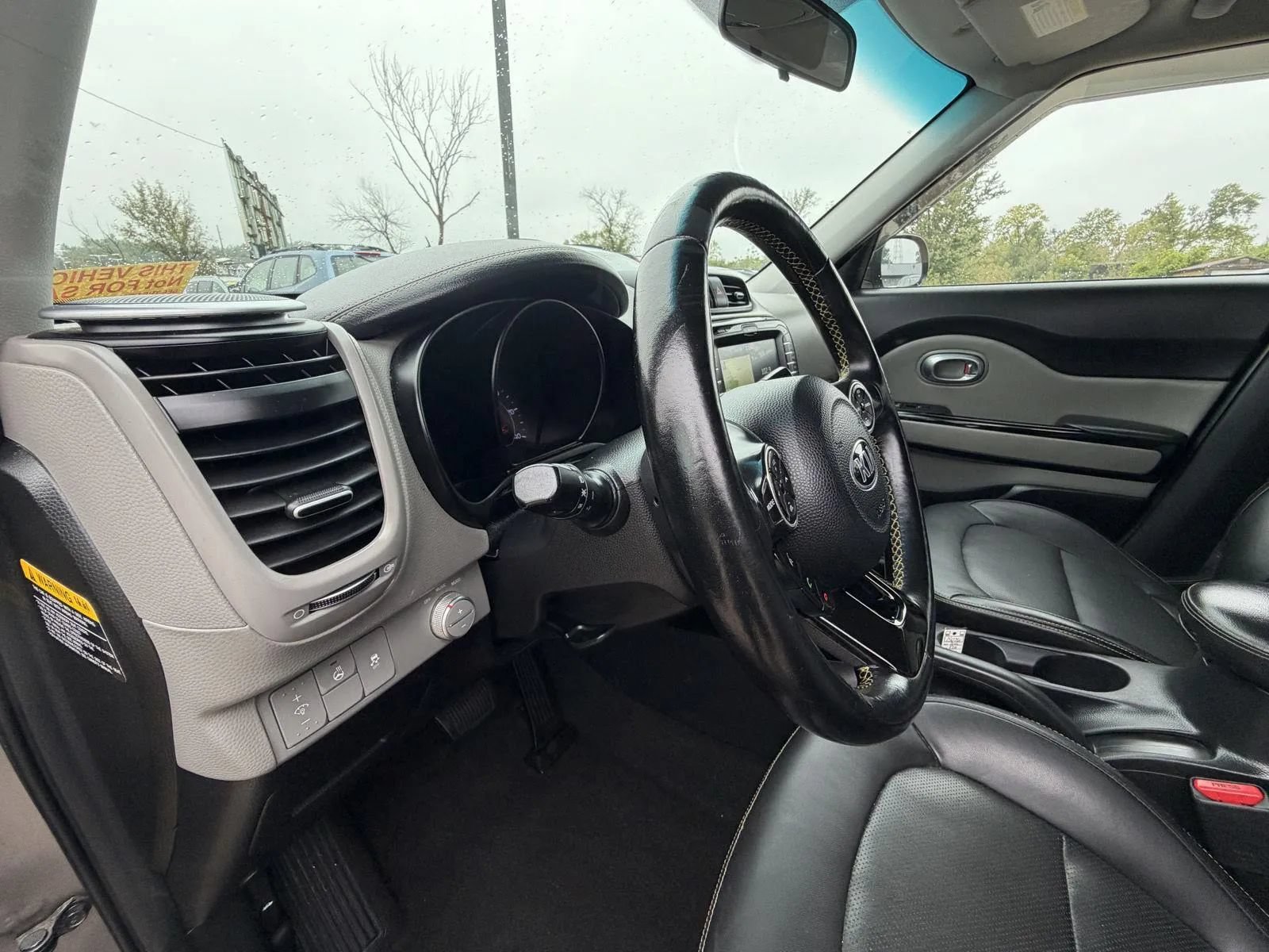Used 2016 Kia Soul + w/ Primo Package FWD image 12