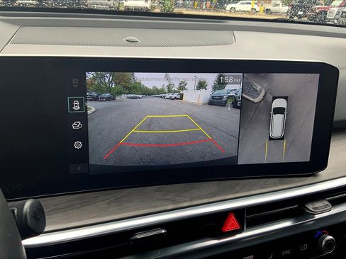 Used 2024 Kia Sorento SX image 23