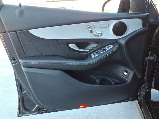 Used 2022 Mercedes-Benz GLC 300 image 12
