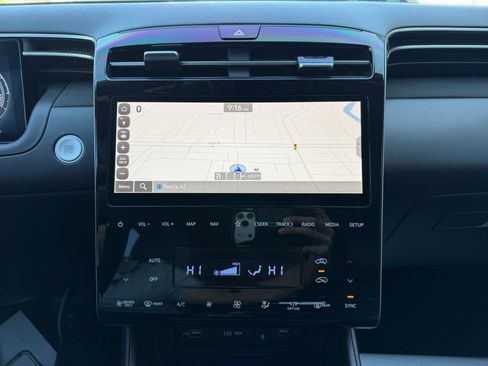 Used 2024 Hyundai Tucson Limited image 28