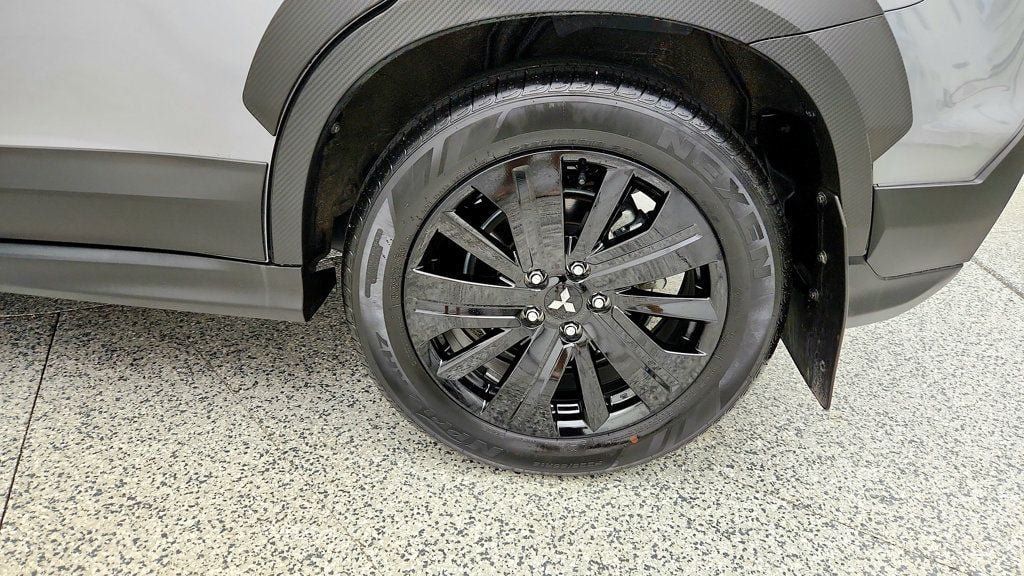 Used 2025 Mitsubishi Outlander Sport AWD image 9