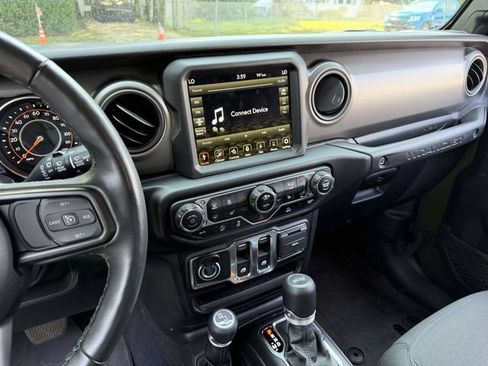 Used 2022 Jeep Wrangler Sport AWD/4WD image 22
