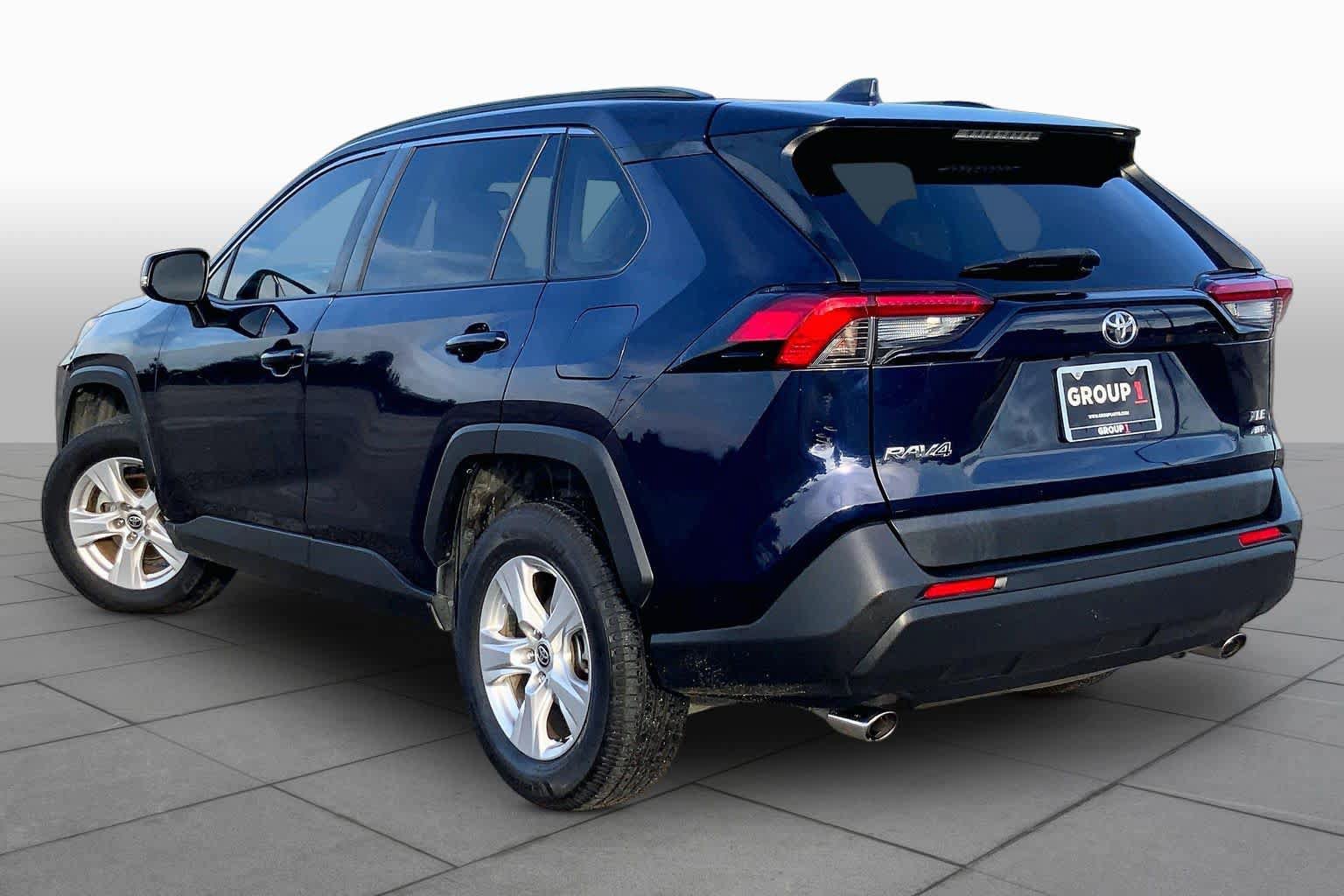 Used 2021 Toyota RAV4 XLE AWD/4WD image 12