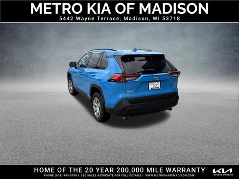 Used 2021 Toyota RAV4 LE AWD/4WD image 4