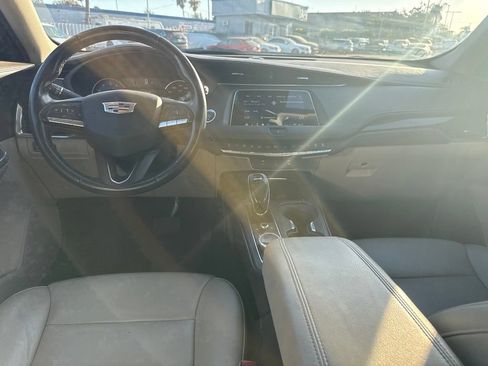 Used 2023 Cadillac XT4 Premium Luxury AWD/4WD image 9