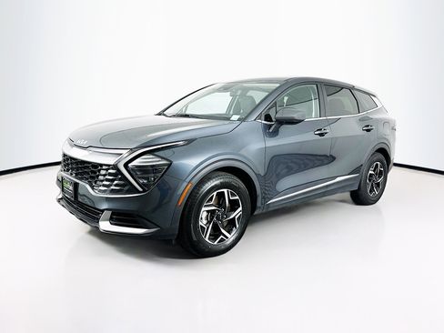 Used 2024 Kia Sportage LX image 3