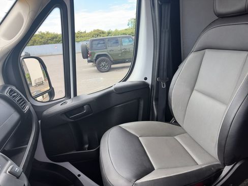 Used 2024 RAM ProMaster 2500 w/ Convenience Group FWD image 12