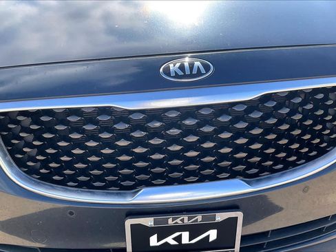 Used 2017 Kia Sedona LX w/ LX Essentials Premium Package FWD image 31