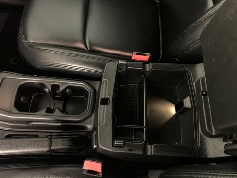 Used 2022 Jeep Wrangler Unlimited Rubicon w/ Safety Group AWD/4WD image 28