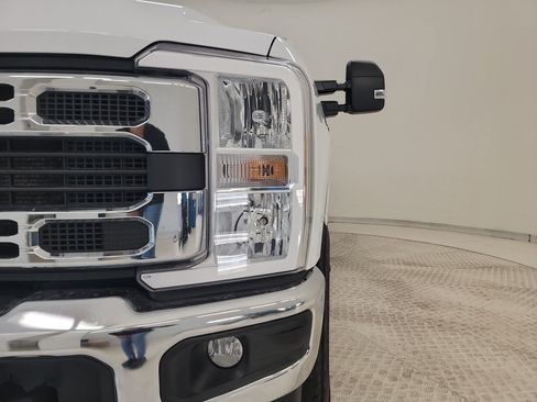 Used 2025 Ford F250 XLT w/ FX4 Off-Road Package AWD/4WD image 9