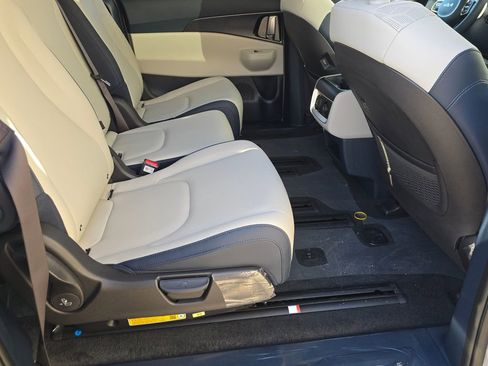 New 2026 Kia Carnival SX w/ SX Dark Edition Package image 10