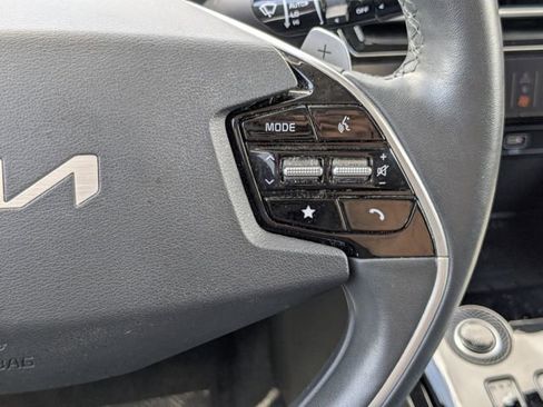 Certified 2023 Kia Niro EX Touring FWD image 33