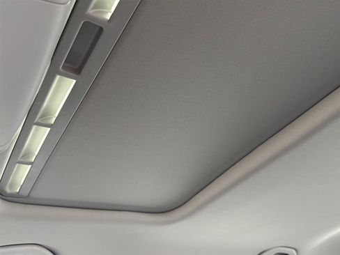 Used 2018 Volkswagen Passat 2.0T SE w/ SE Lighting Package image 15