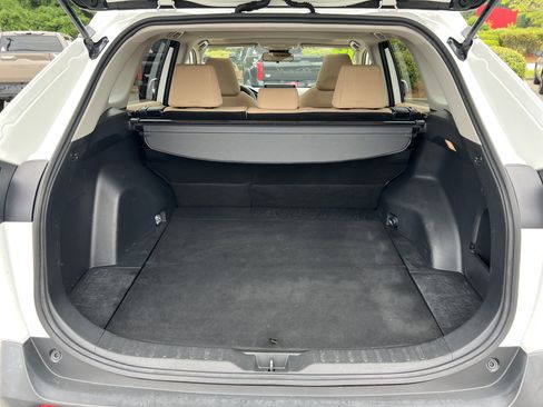 Used 2019 Toyota RAV4 XLE FWD image 30
