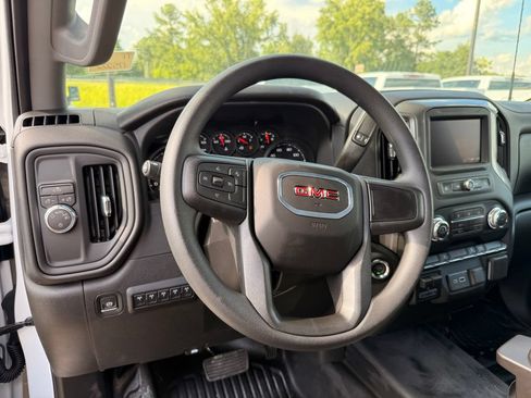 New 2026 GMC Sierra 2500 Pro w/ Convenience Package RWD image 16