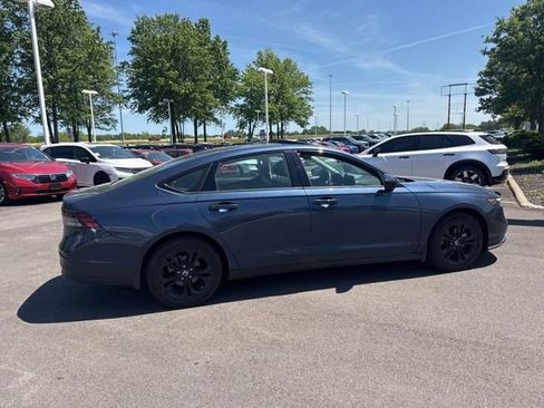 Used 2025 Honda Accord SE image 9