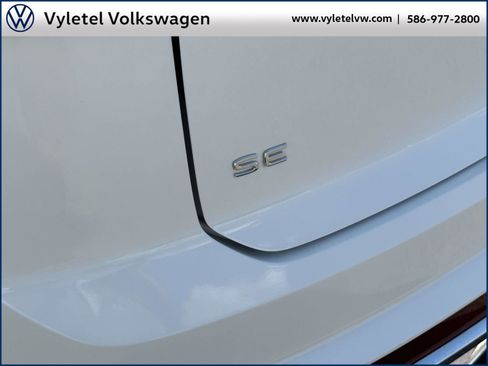 Certified 2023 Volkswagen Atlas Cross Sport SE image 9