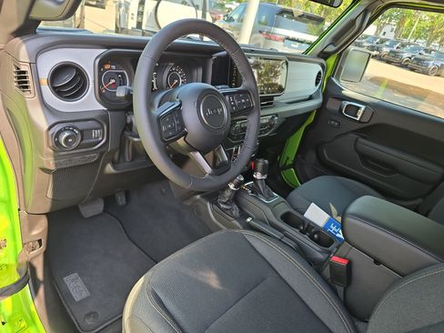 Used 2026 Jeep Wrangler Unlimited Sport AWD/4WD image 15