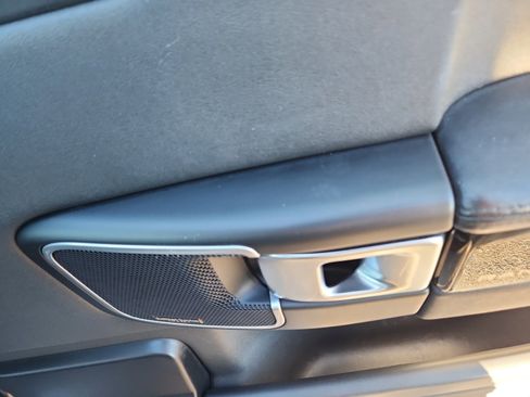 Used 2012 Land Rover Range Rover HSE image 17