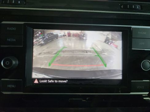 Used 2021 Volkswagen Tiguan S FWD image 14