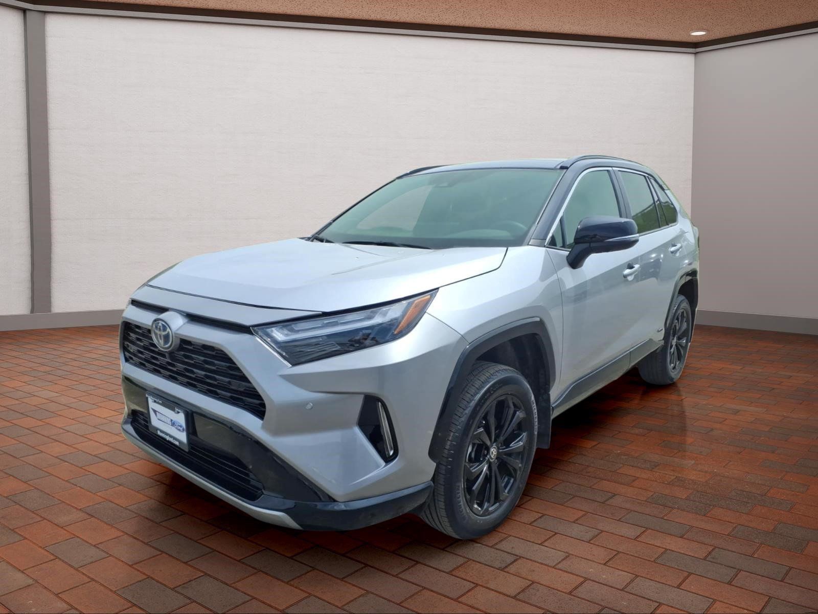 Used 2024 Toyota RAV4 XSE w/ Advanced Technology Package AWD/4WD image 4