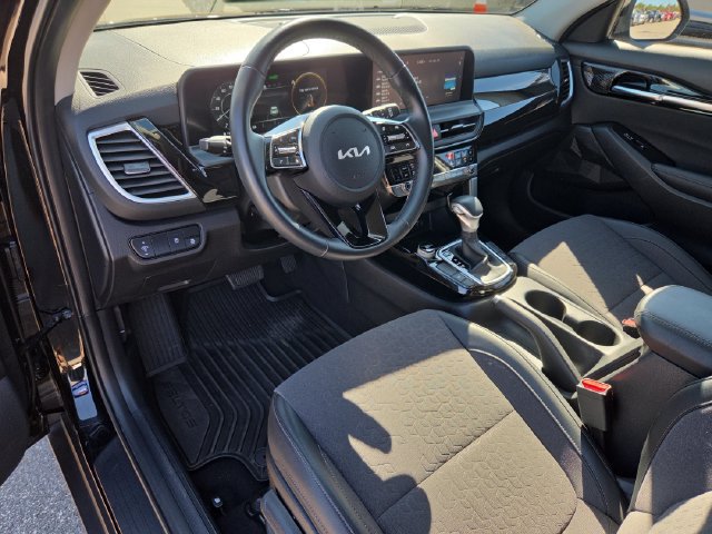 Used 2024 Kia Seltos S FWD image 11