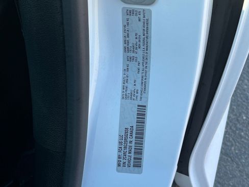 Used 2025 Chrysler Pacifica Select image 27