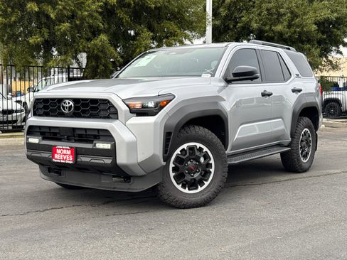 Certified 2025 Toyota 4Runner TRD Off-Road Premium image 2
