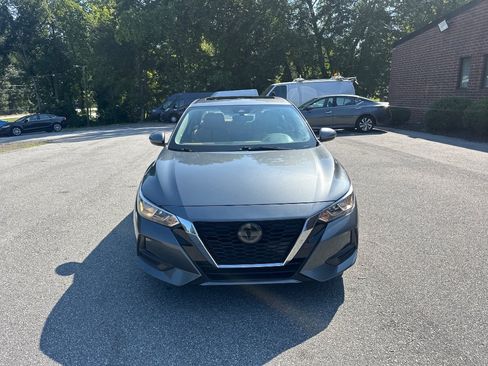 Used 2022 Nissan Sentra SV w/ SV Premium Package FWD image 2