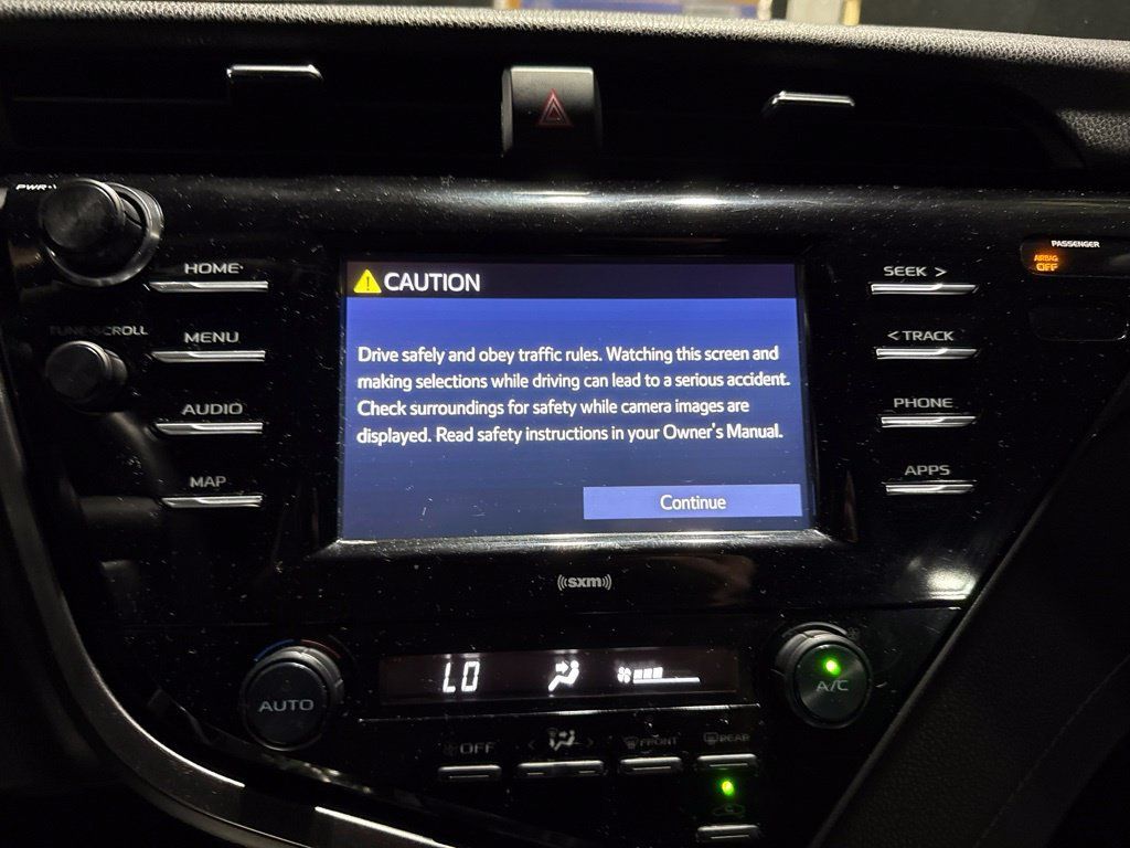Used 2020 Toyota Camry SE FWD image 19