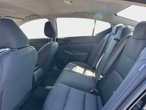 Used 2025 Nissan Altima 2.5 S FWD image 9