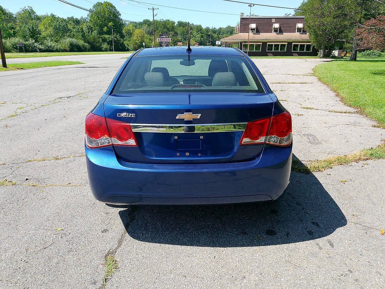 Used 2012 Chevrolet Cruze LS FWD image 7