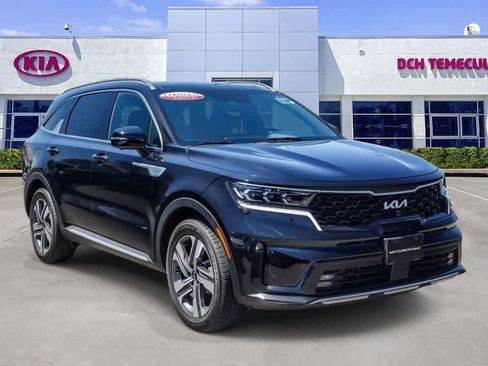 Certified 2023 Kia Sorento SX Prestige AWD/4WD image 3