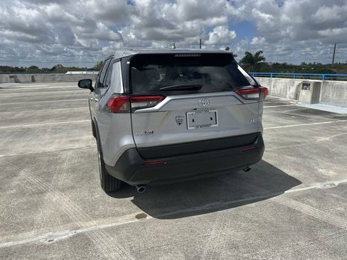 Used 2025 Toyota RAV4 LE image 33