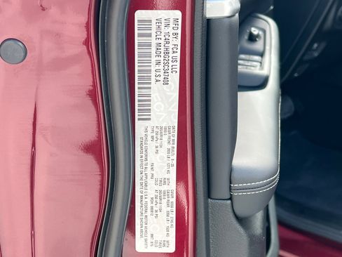 New 2025 Jeep Grand Cherokee Limited image 28
