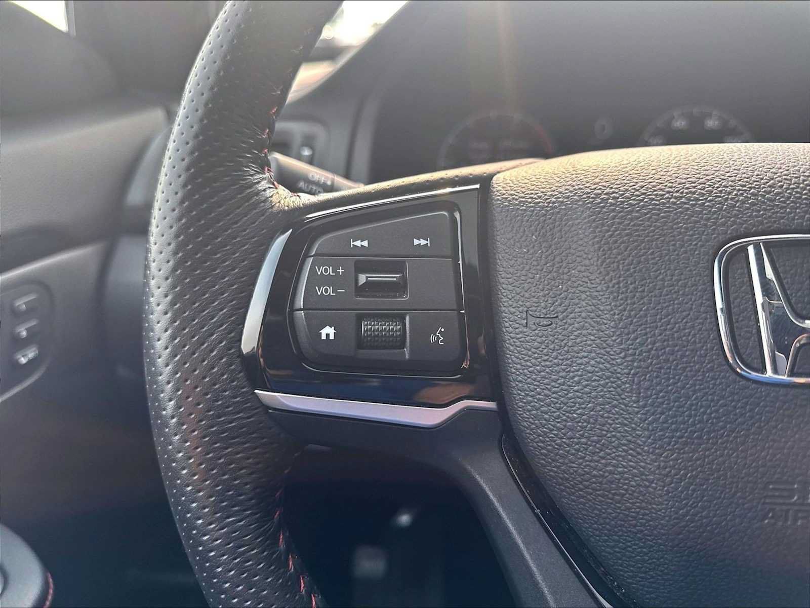 Used 2025 Honda Ridgeline Black Edition image 19