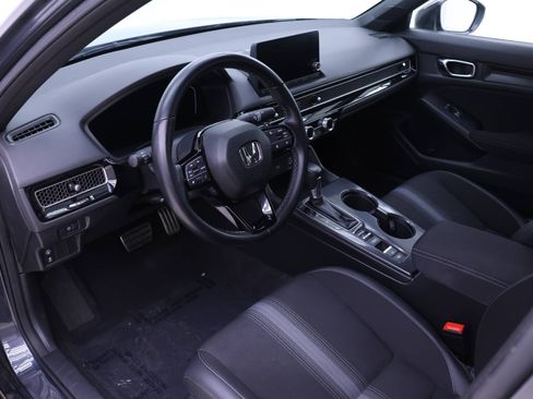 Used 2023 Honda Civic Sport image 3
