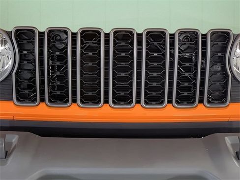 Used 2025 Jeep Wrangler Unlimited Sport AWD/4WD image 9