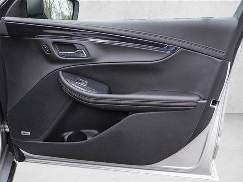 Used 2016 Chevrolet Impala LTZ w/ Enhanced Convenience Package image 30