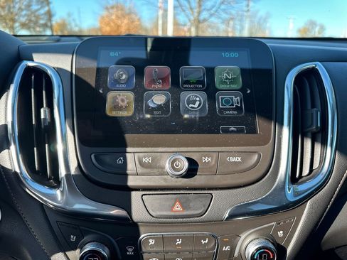 Used 2018 Chevrolet Equinox Premier image 25