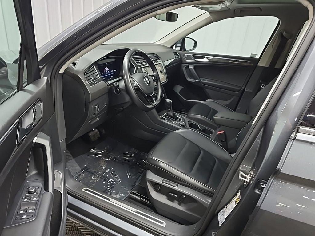Used 2018 Volkswagen Tiguan SEL Premium AWD/4WD image 30