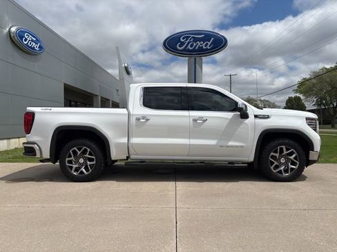 Used 2023 GMC Sierra 1500 SLT w/ SLT Convenience Package AWD/4WD image 15